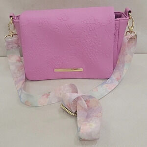 *NWOT - LUV BETSY - BETSY JOHNSON CROSSBODY HANDBAG WITH FLORAL STRAP